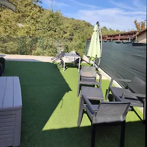  Appartement F1 Avec Un Espace Jardin